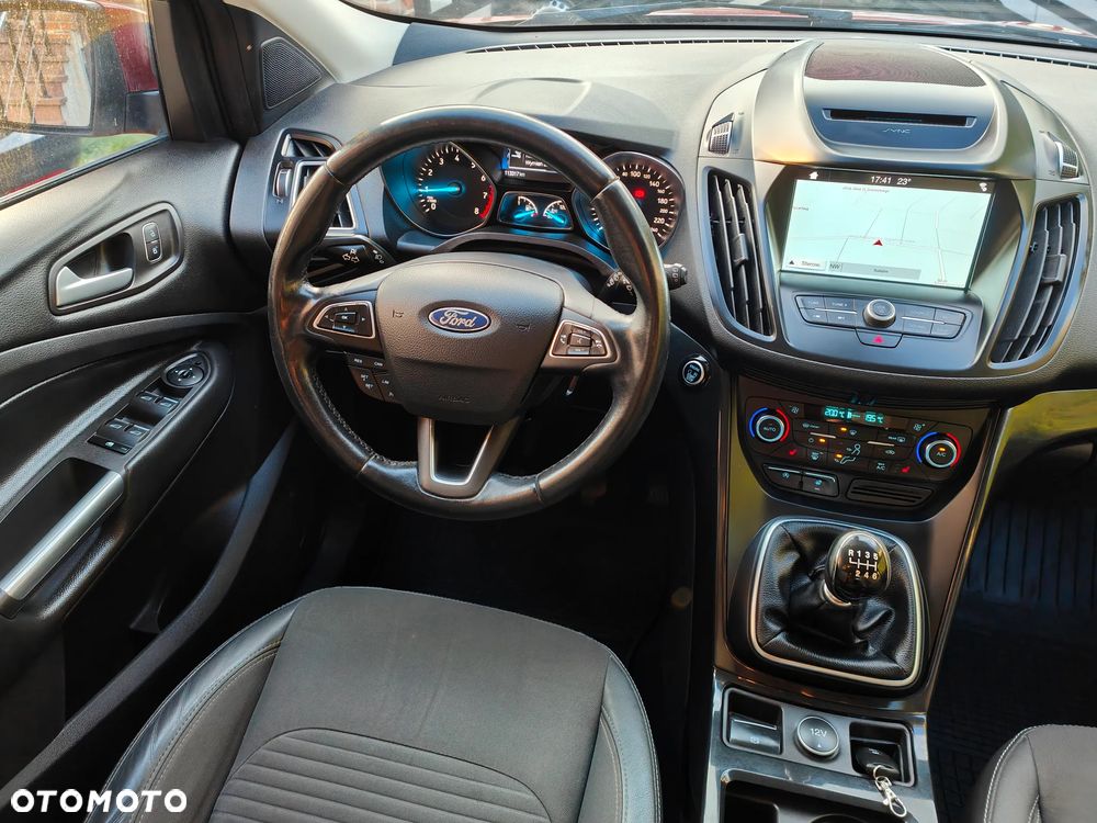 Ford Kuga 1.5 EcoBoost 2x4 Titanium - 5