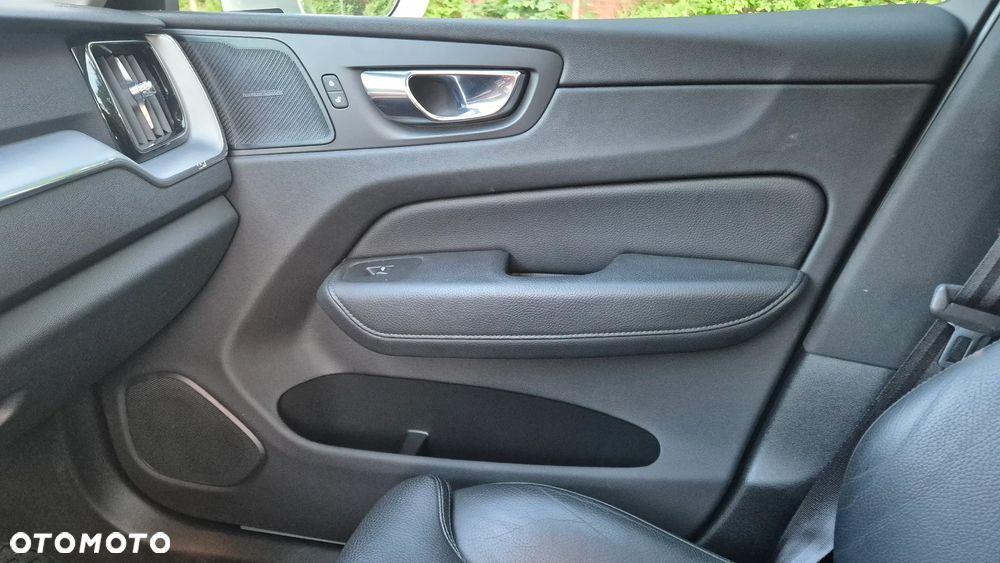 Volvo XC 60 T8 AWD Recharge Geartronic Inscription - 23