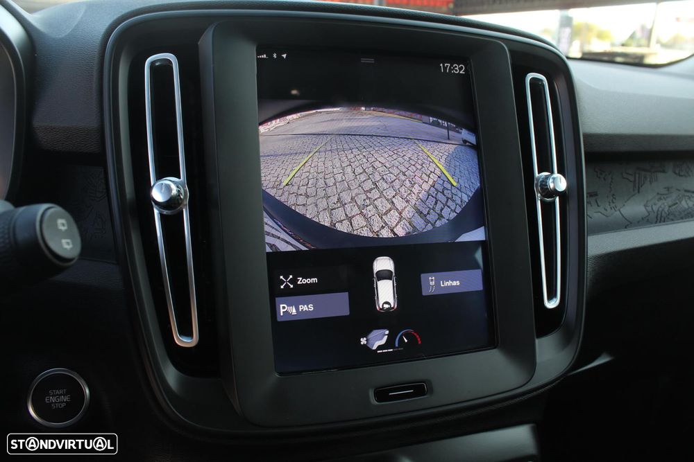 Volvo XC 40 1.5 T3 Momentum Tech Edition - 13