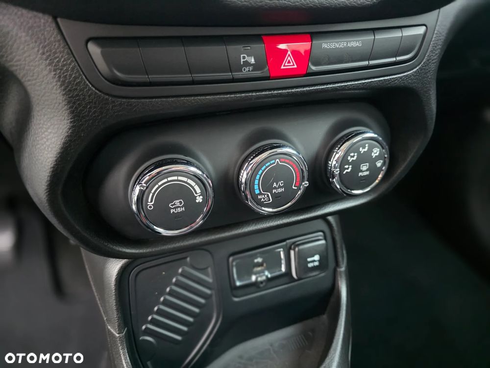Jeep Renegade 1.6 E-TorQ Longitude FWD - 31