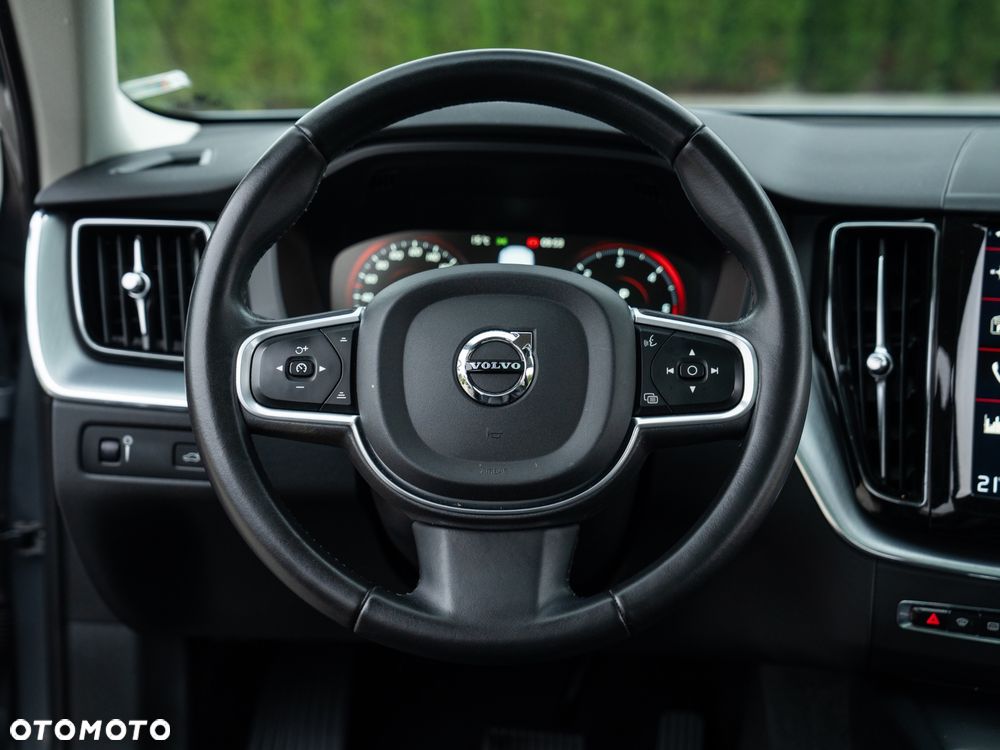 Volvo XC 60 D4 AWD Geartronic RDesign - 33