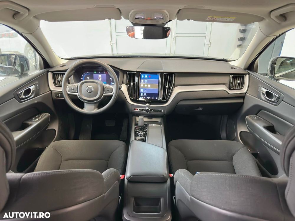 Volvo XC 60 B4 MHEV AWD Momentum Pro - 6