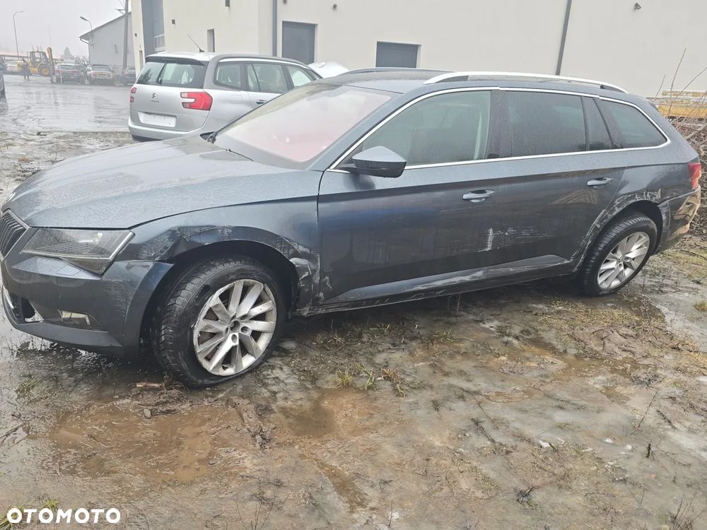 Skoda Superb 2.0 TDI DSG Style - 17