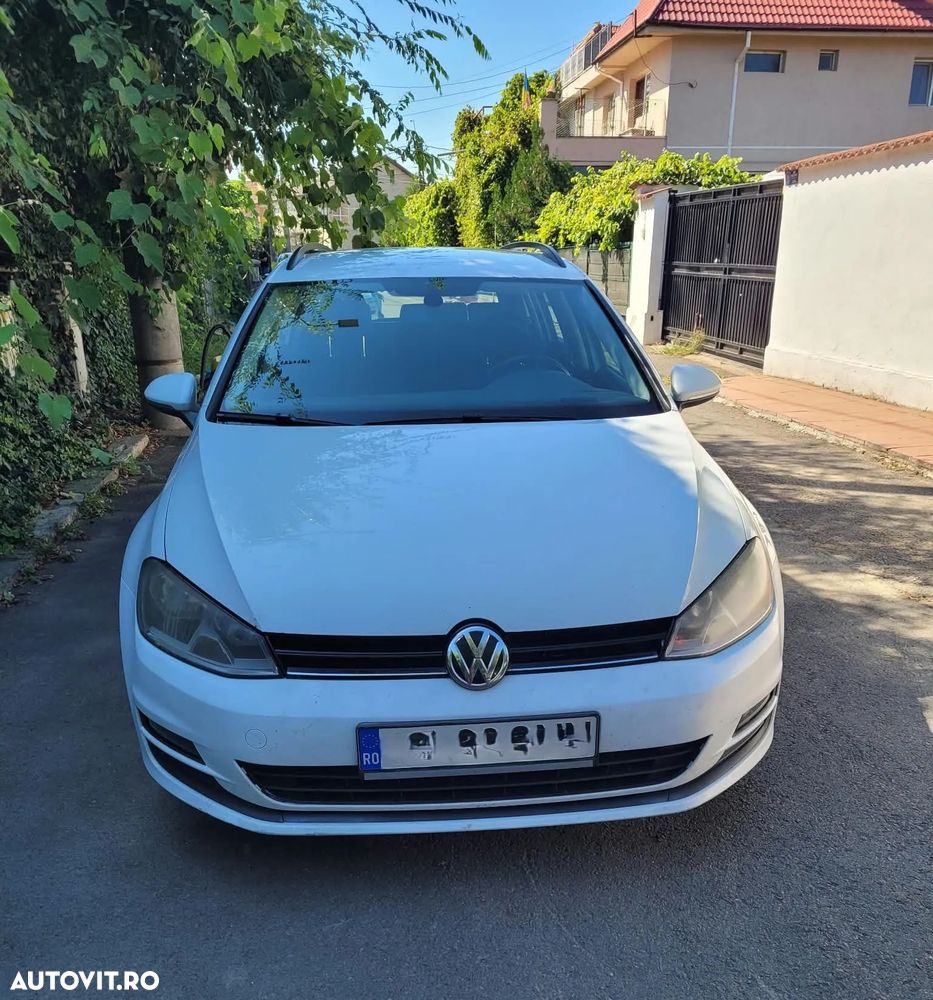 Volkswagen Golf - 1
