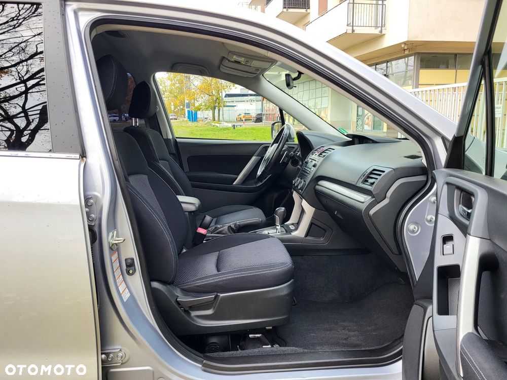 Subaru Forester 2.0i Comfort Lineartronic - 32