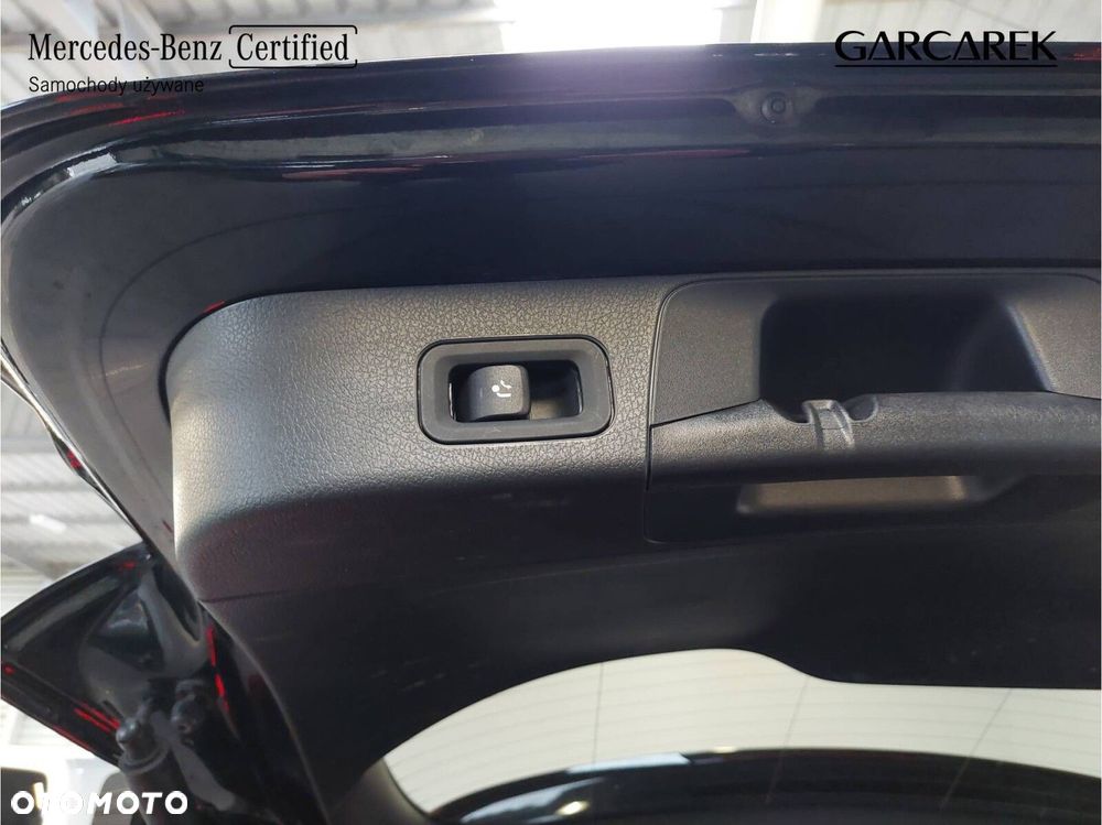 Mercedes-Benz GLB 200 4-Matic AMG Line 8G-DCT - 13