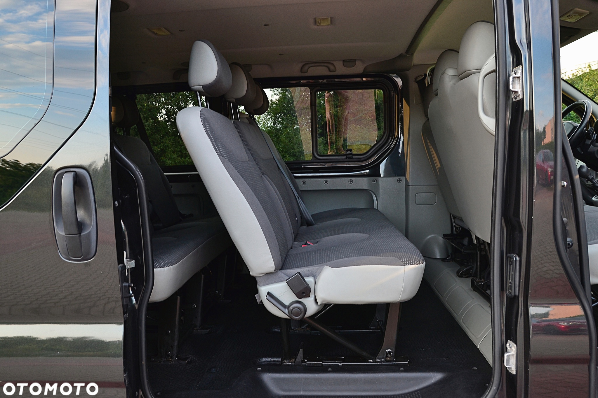 Opel Vivaro - 11