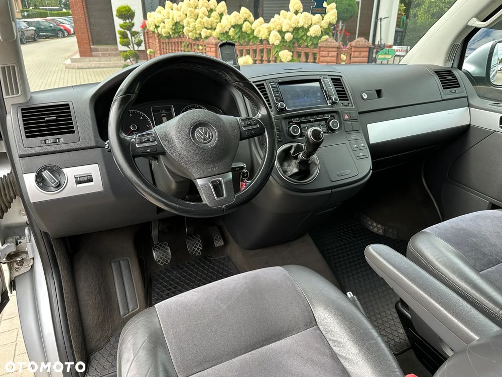 Volkswagen Multivan - 7