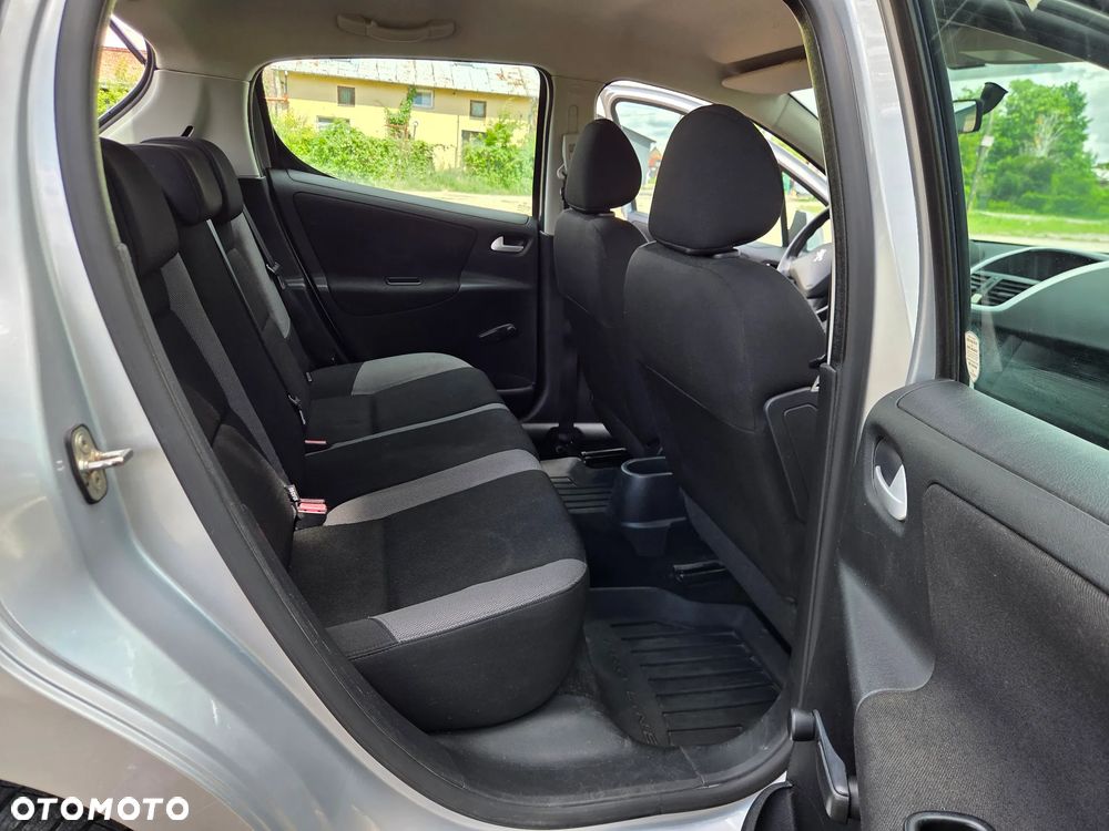 Peugeot 207 1.4 16V Trendy - 12