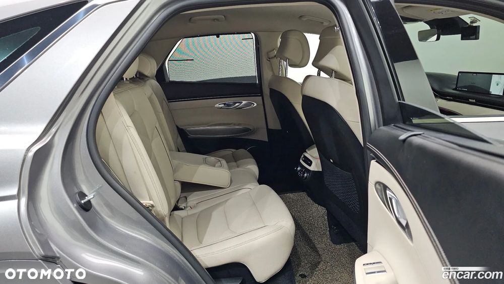 Genesis GV70 2.5T AWD AT8 Luxury Line - 27