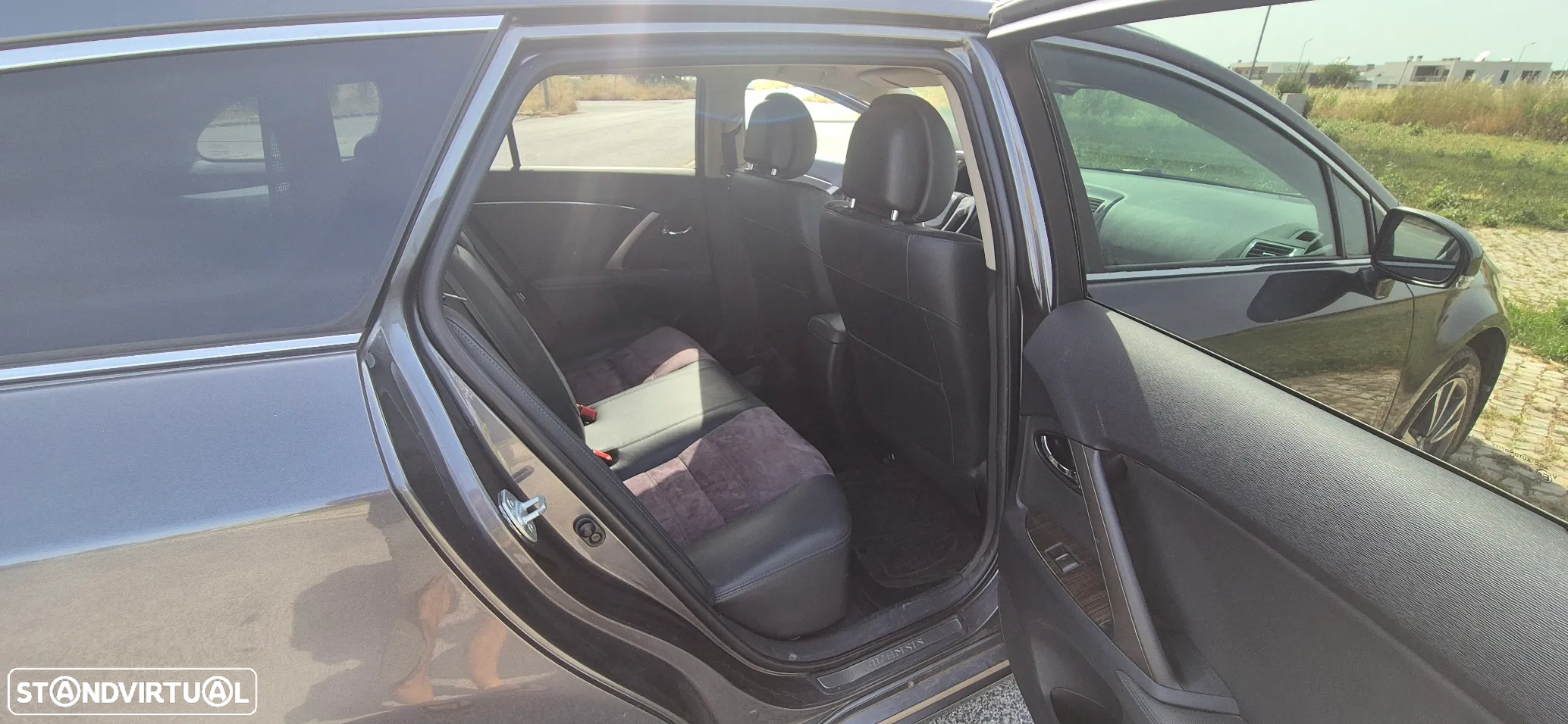 Toyota Avensis SW 2.0 D-4D Exclusive +Navi - 8