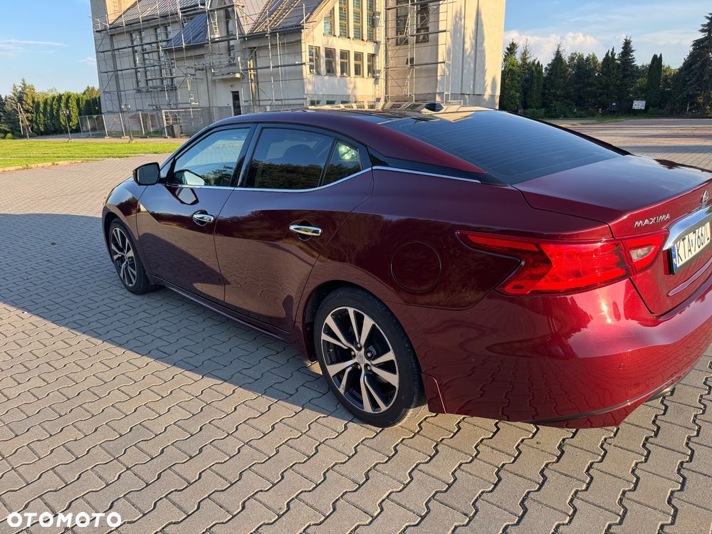 Nissan Maxima - 5