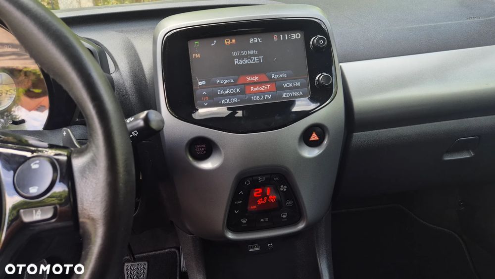 Toyota Aygo x.shift x-play connect - 35