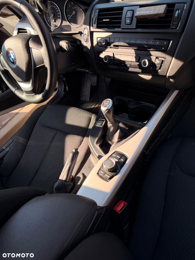 BMW Seria 1 114i - 13