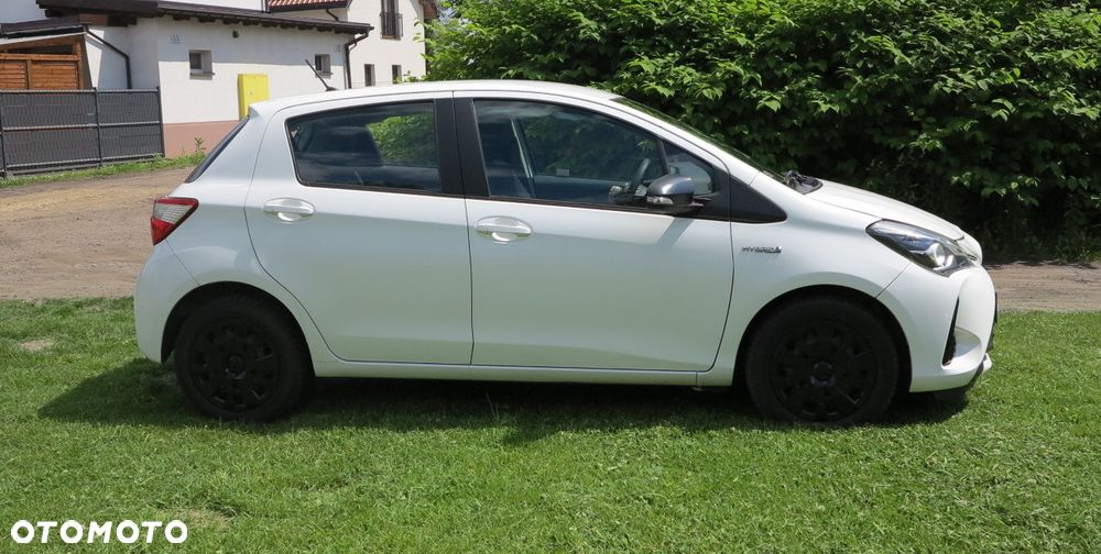 Toyota Yaris Hybrid 100 Active EU6 - 4