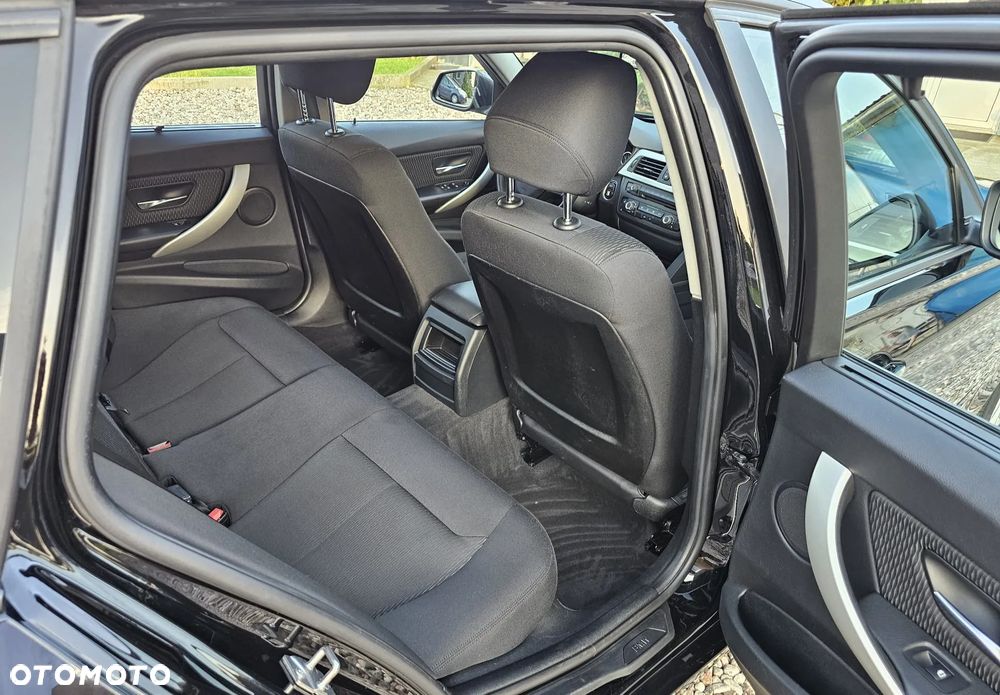 BMW Seria 3 320d - 12