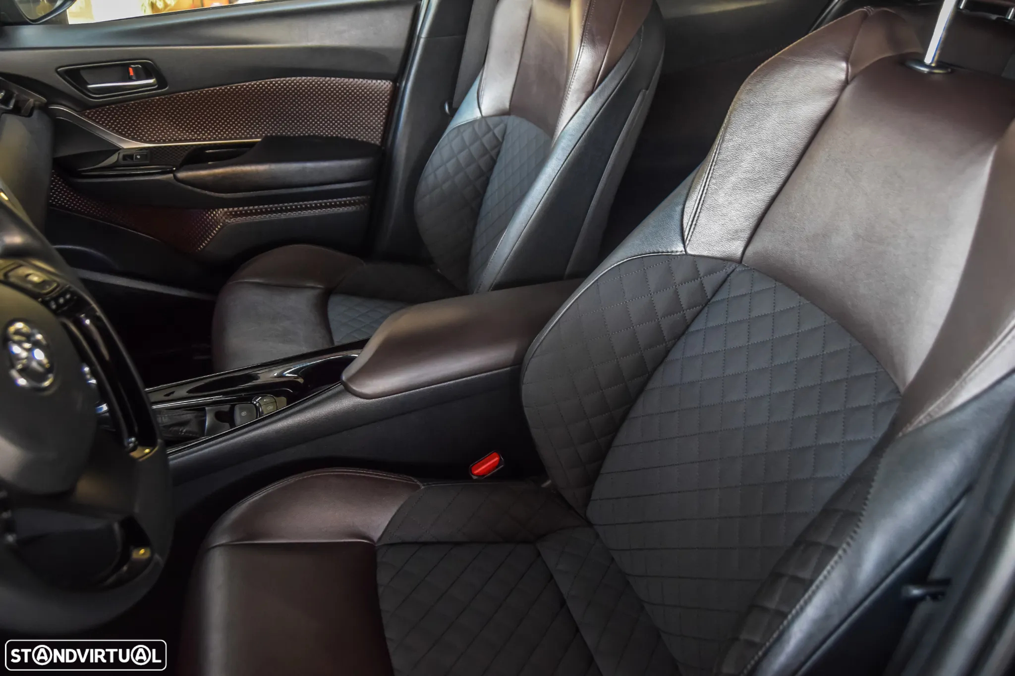 Toyota C-HR 1.8 HSD Exclusive+P.Luxury - 13