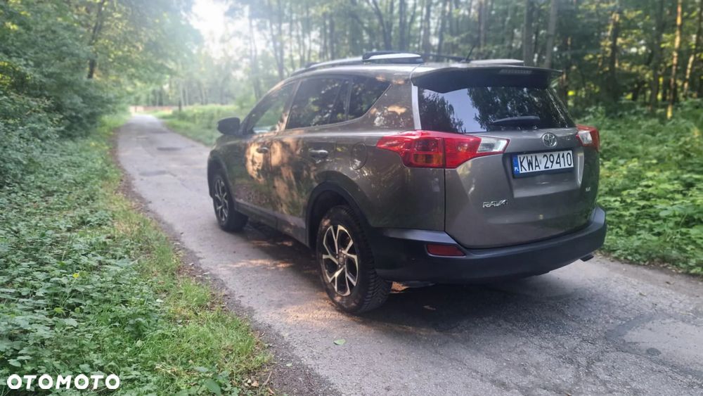 Toyota RAV4 2.5 XLE - 6