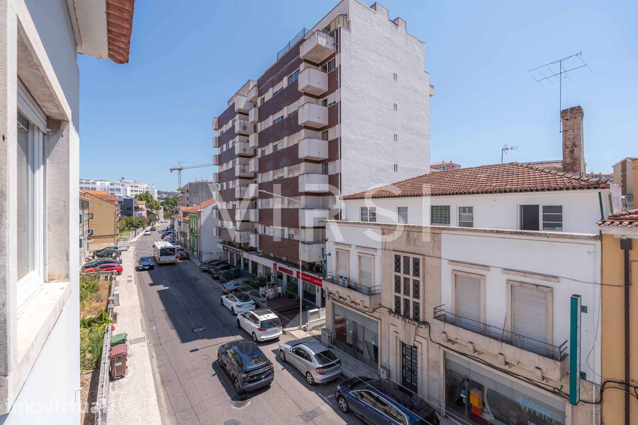 Apartamento T4 + sótao - R. Brasil, Coimbra (centro) - Grande imagem: 4/41