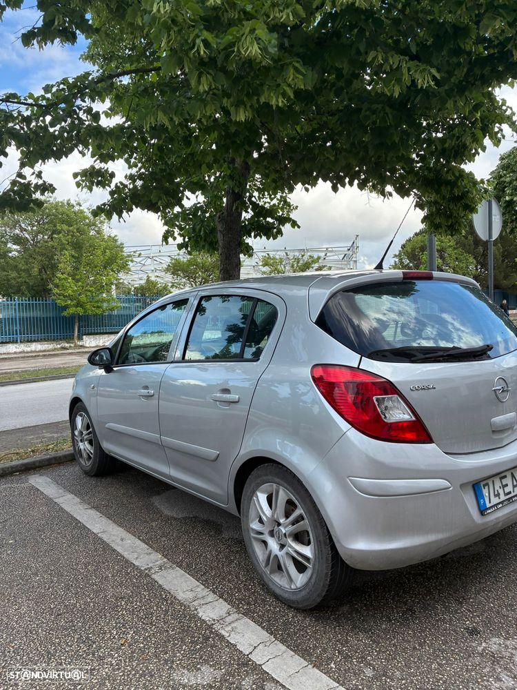 Opel Corsa 1.2 Enjoy - 2