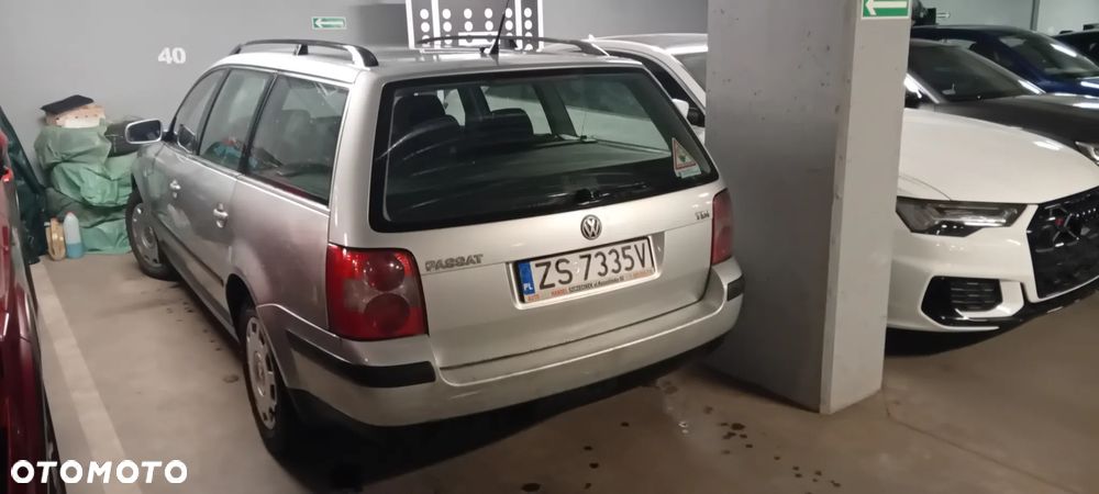 Volkswagen Passat 1.9 TDI Basis - 2