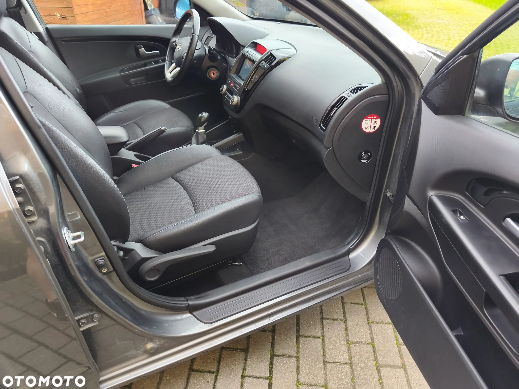 Kia Ceed Cee'd 1.6 Comfort + - 23