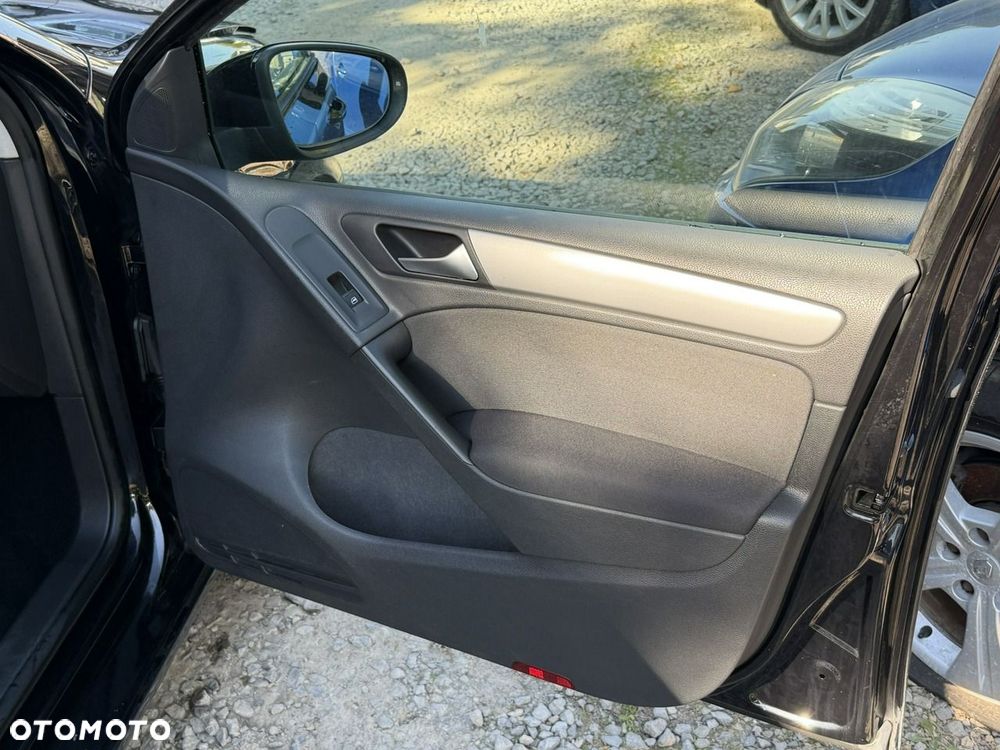 Volkswagen Golf - 17