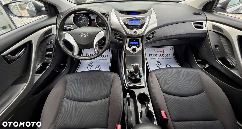 Hyundai Elantra 1.6 Style - 20