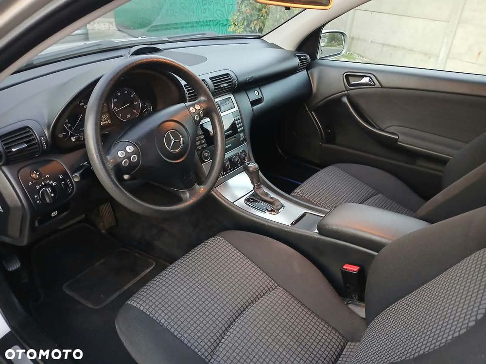Mercedes-Benz C-Class 2007 photo 4