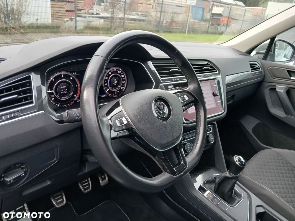 Volkswagen Tiguan - 9