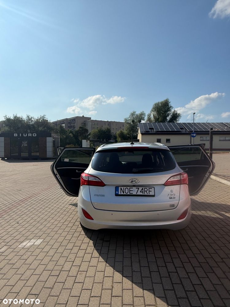 Hyundai i30 i30cw blue 1.6 CRDi Trend - 2
