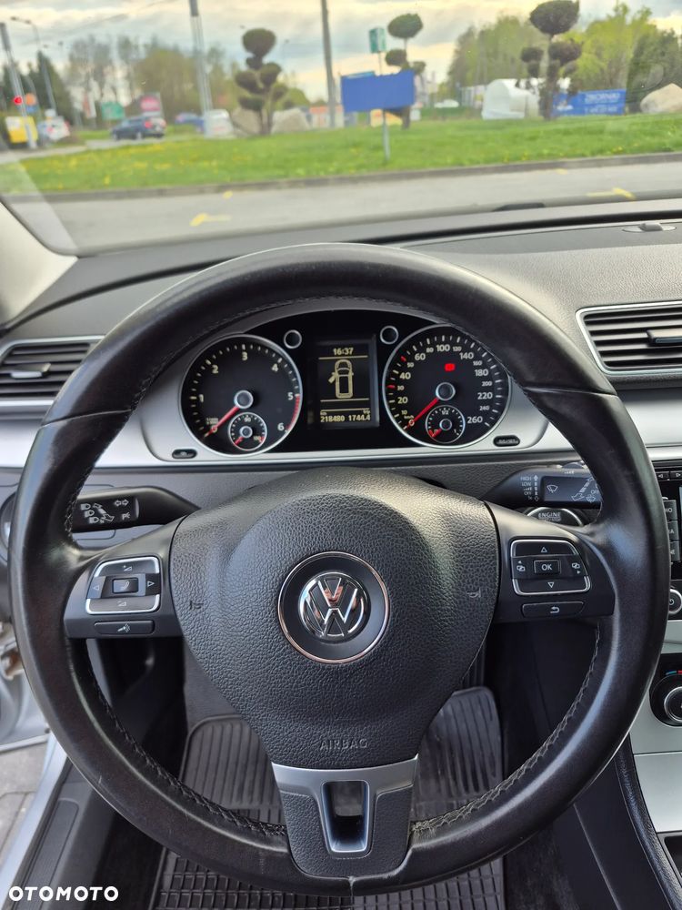 Volkswagen Passat 2.0 TDI BlueMotion Technology Comfortline - 17