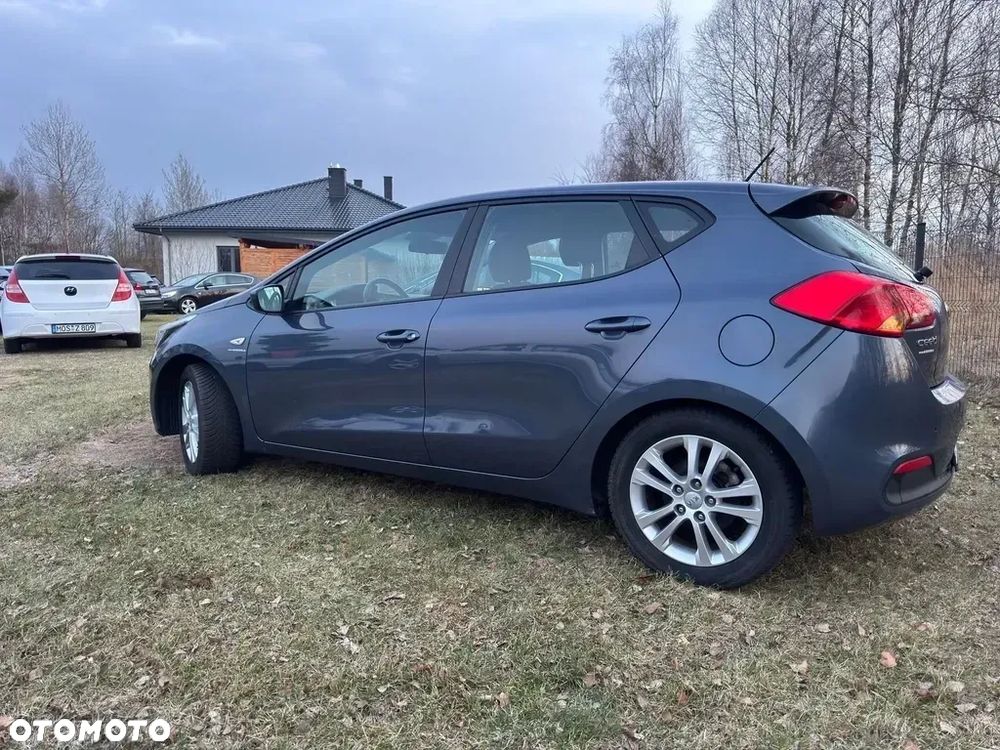 Kia Ceed - 13