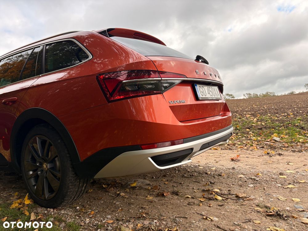 Skoda Superb 2.0 TDI SCR 4x4 Scout DSG - 11