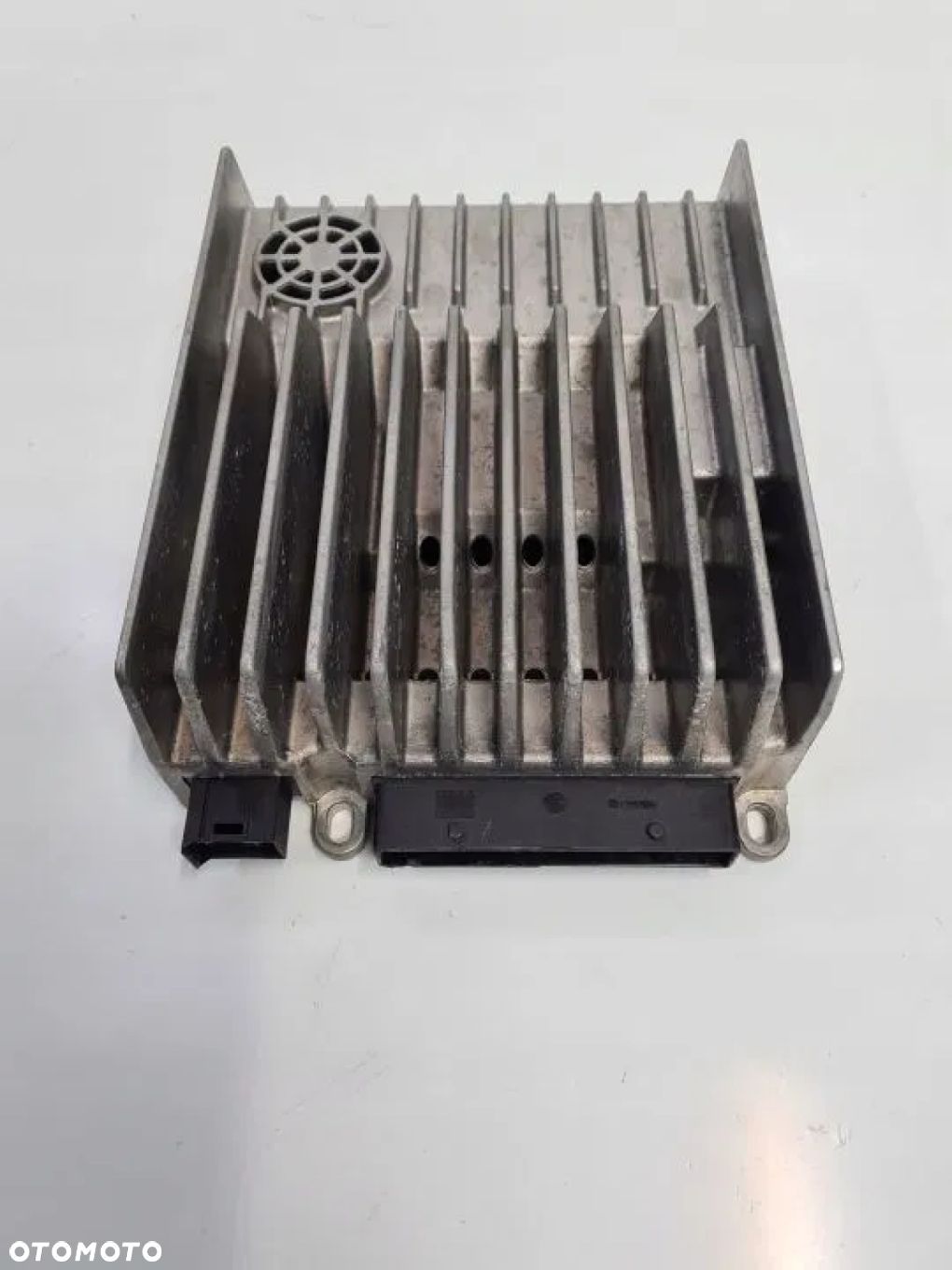 WZMACNIACZ HARMAN BECKER MERCEDES W204 A2048705190 - 1