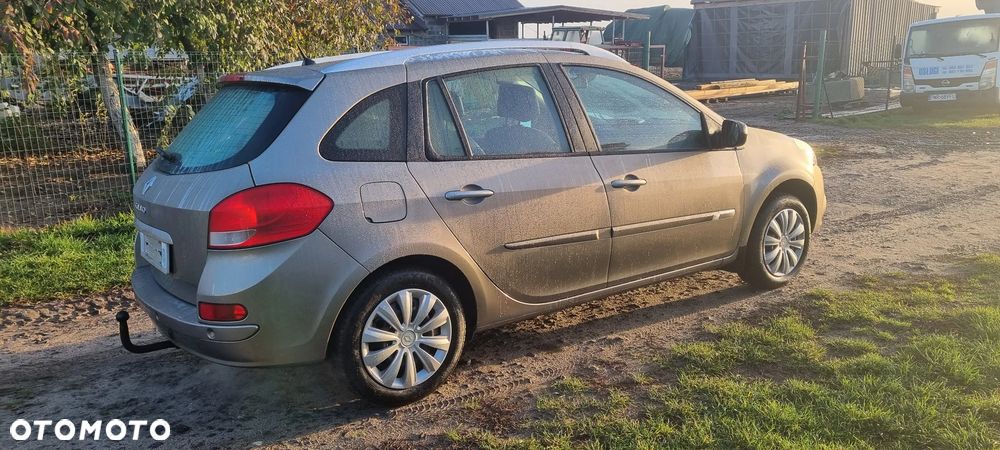 Renault Clio 2010 photo 4