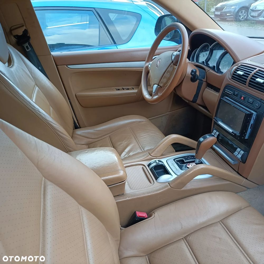 Porsche Cayenne - 19