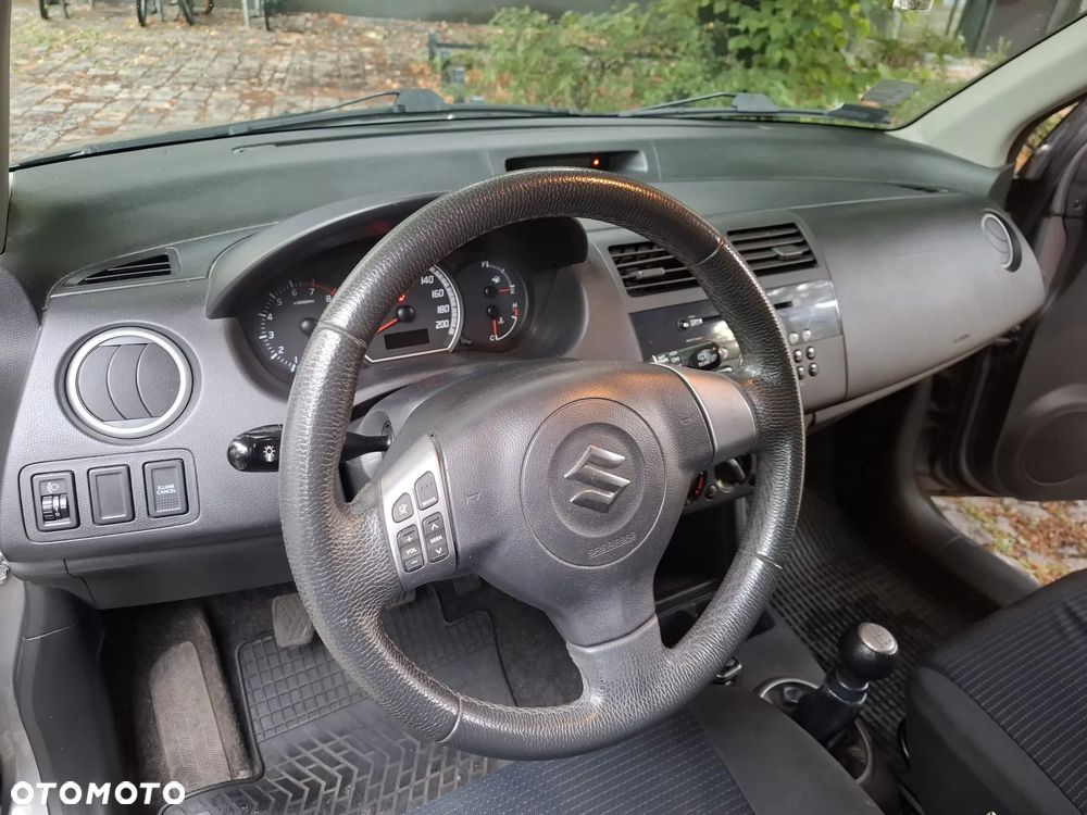 Suzuki Swift - 11