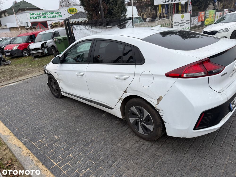 Hyundai IONIQ Hybrid Premium - 9