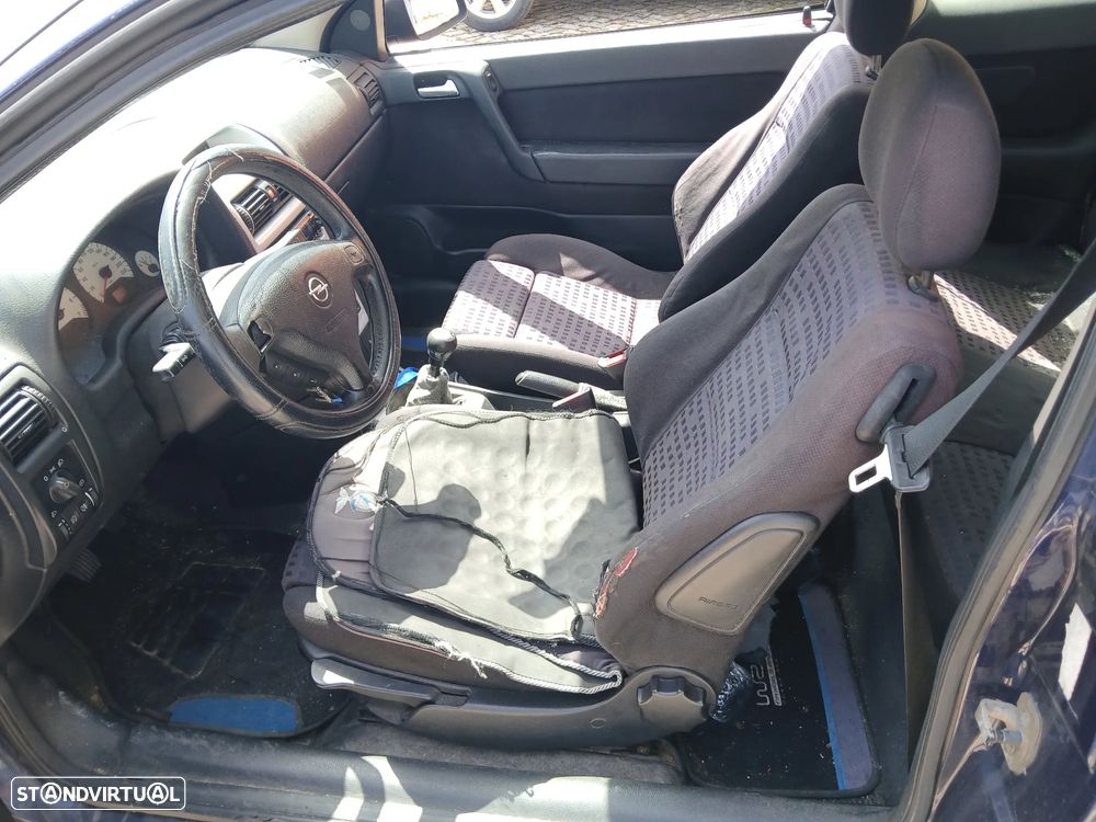 Opel Astra 1.6 Sport - 18