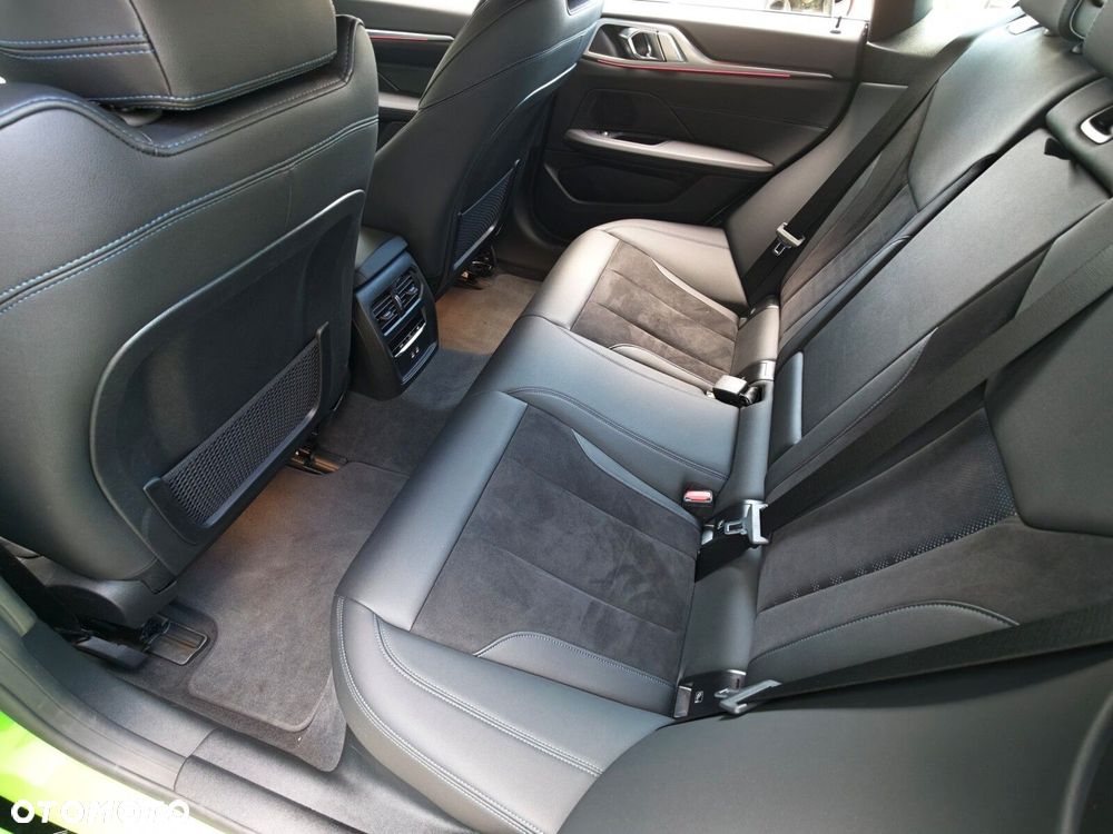 BMW i4 - 10