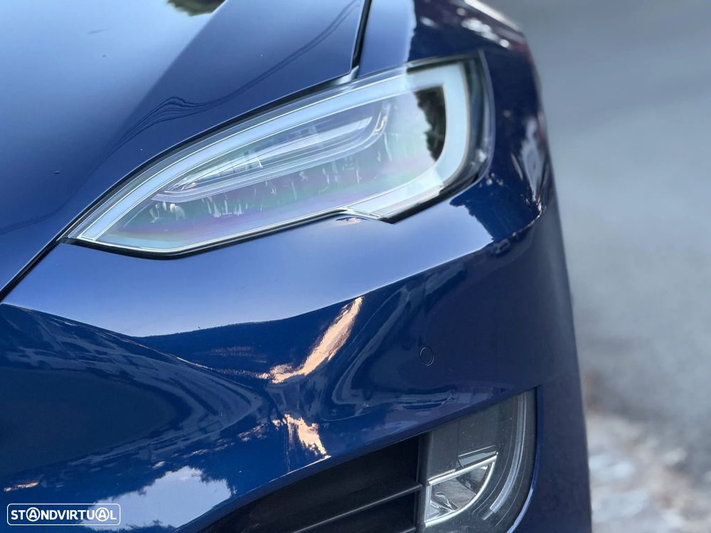 Tesla Model S - 11