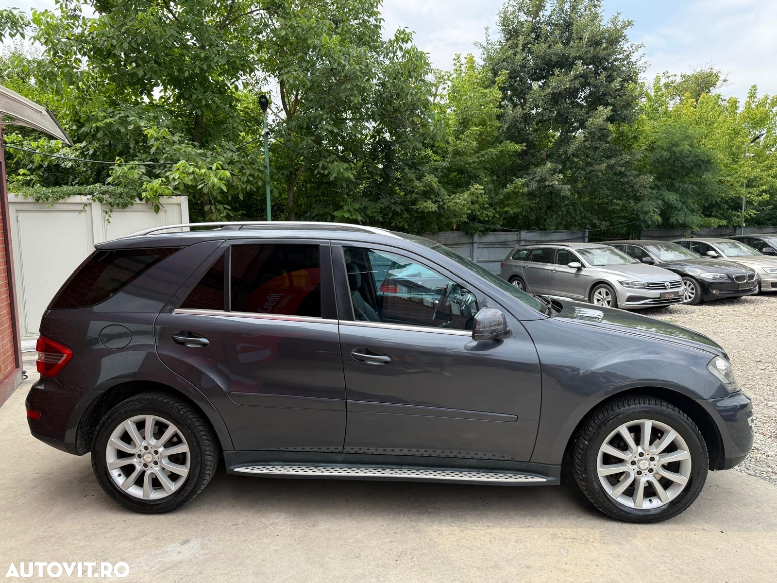 Mercedes-Benz ML 300 CDI 4Matic 7G-TRONIC DPF BlueEFFICIENCY Grand Edition - 32