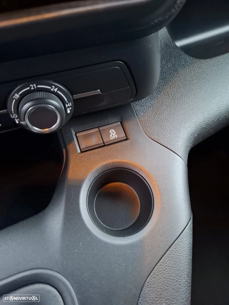 Peugeot Partener  1.5 Blue HDI Pro Standard 3 lugares - 17