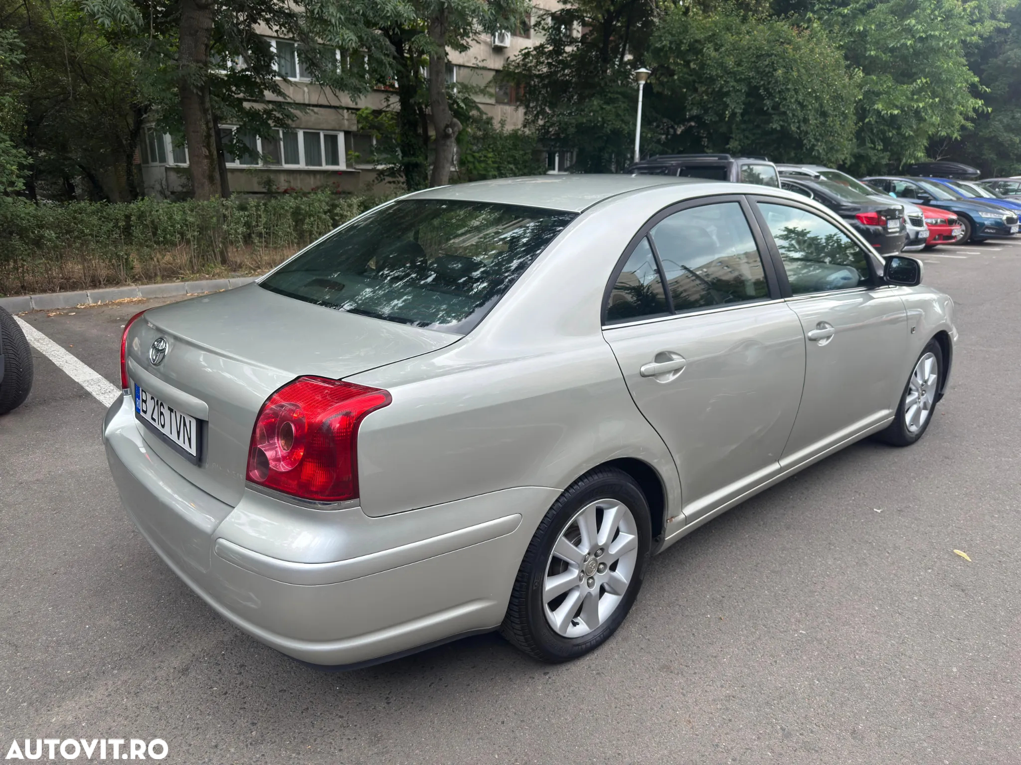 Toyota Avensis 1.8 Comfort - 3