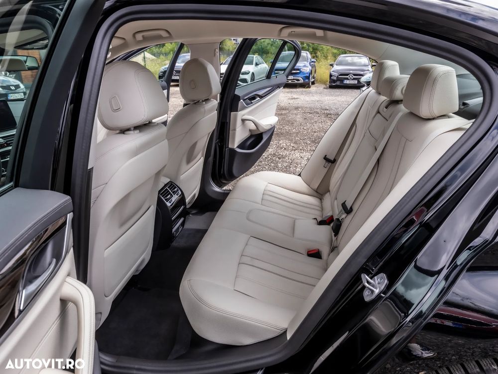BMW Seria 5 520i AT MHEV - 15