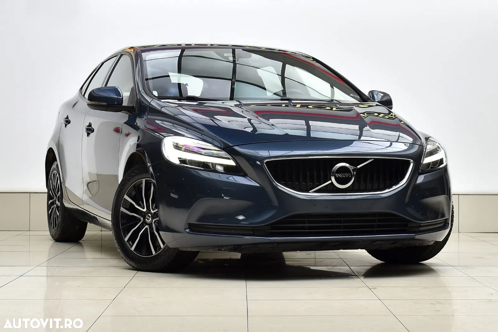 Volvo V40 D3 Aut. Summum - 1