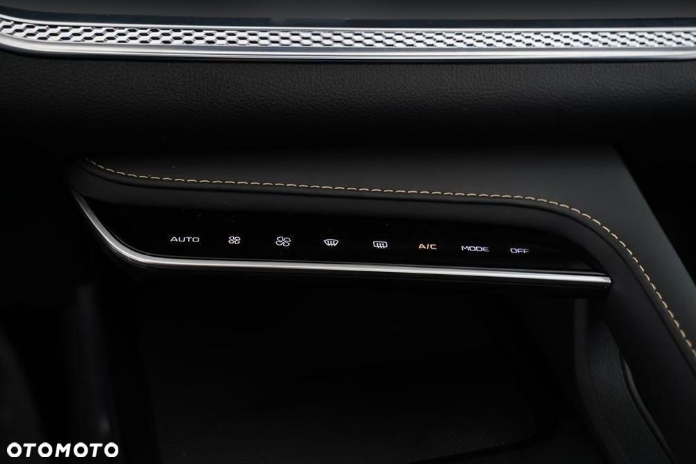 Bestune B70 2.0T Elegance - 21