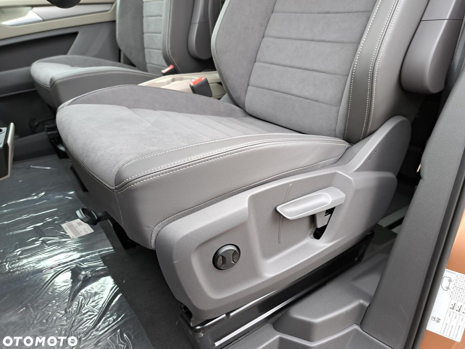 Volkswagen Multivan - 12