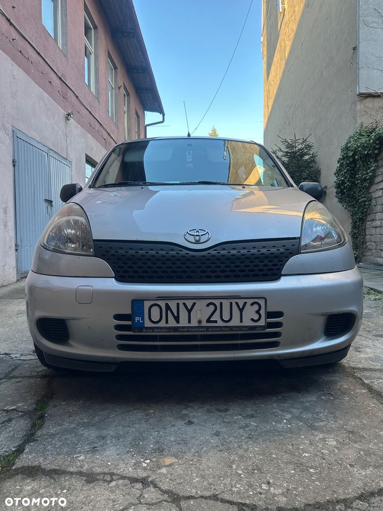 Toyota Yaris Verso - 12